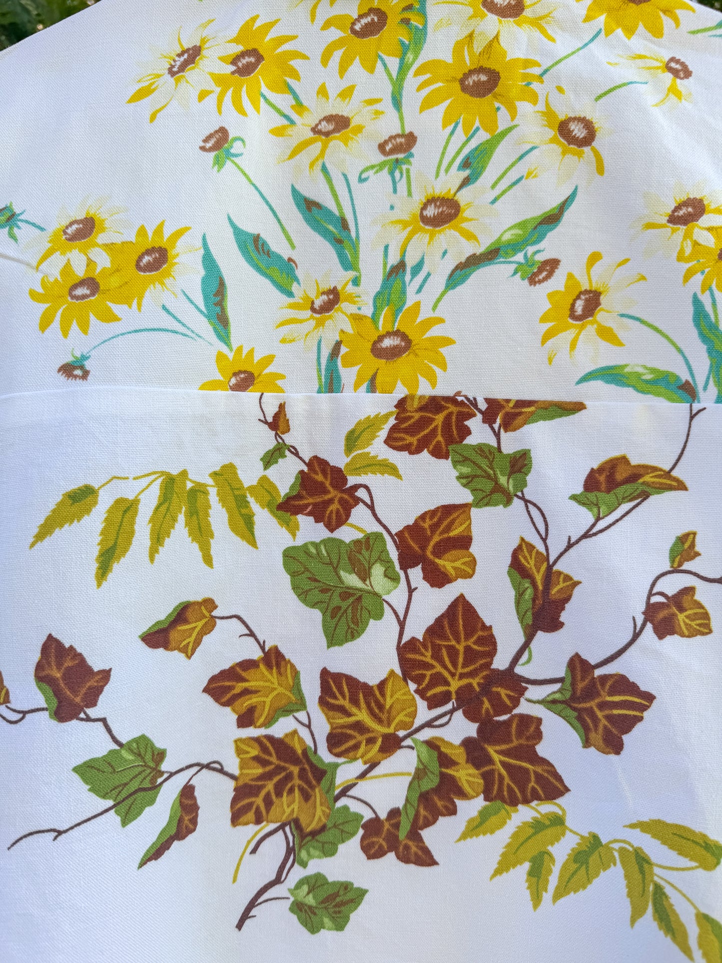 FALL FLOWERS TABLECLOTH BUTTON UP (X-LARGE)