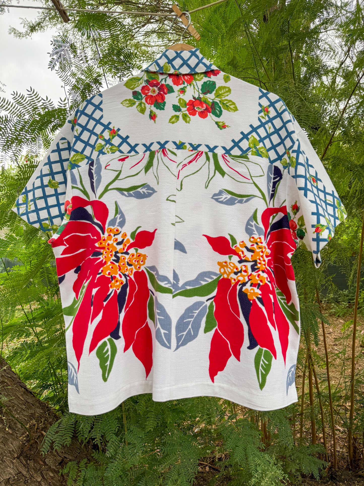 RED FLORAL TABLECLOTH BUTTON UP (MEDIUM)