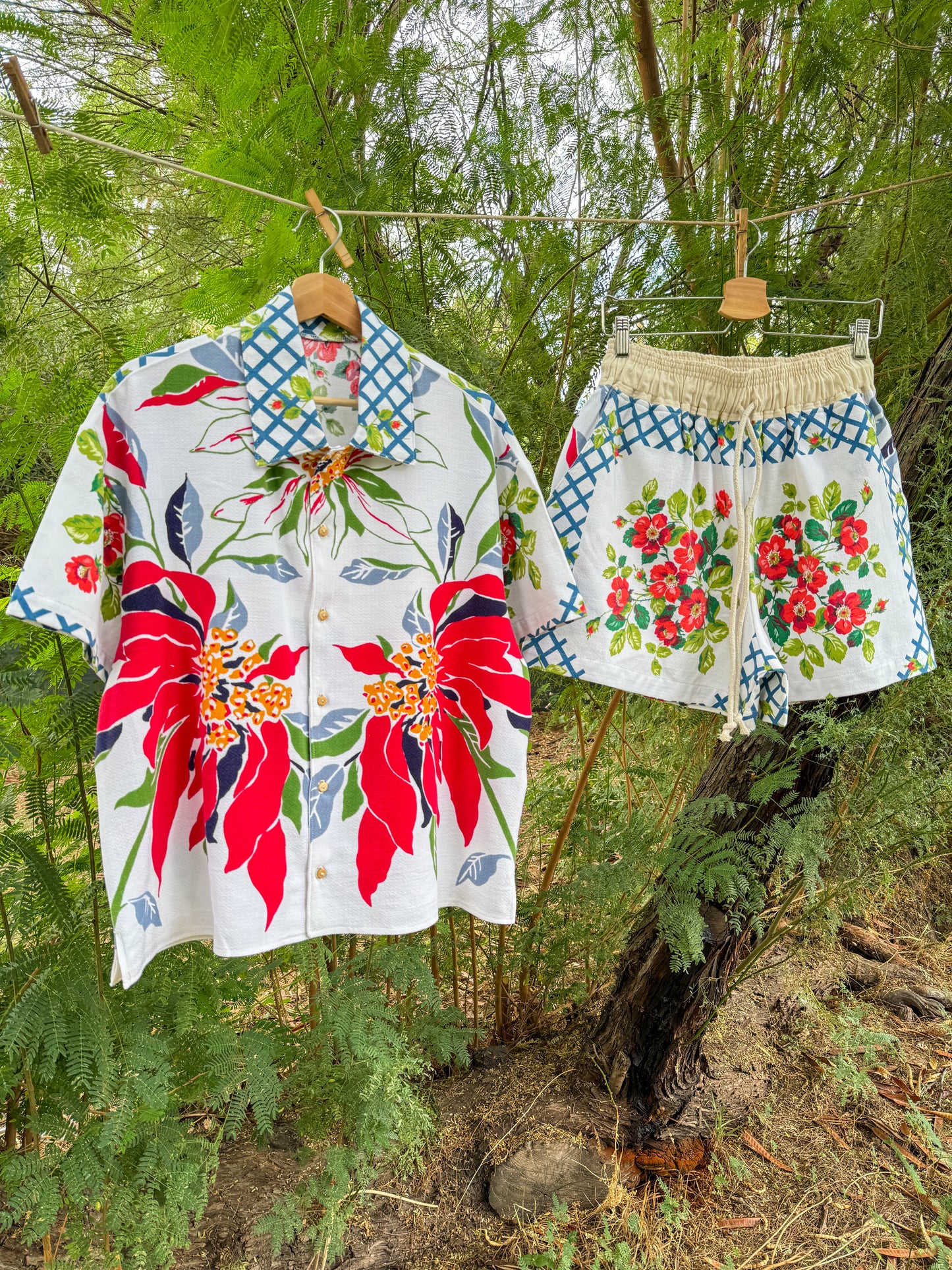 RED FLORAL TABLECLOTH BUTTON UP (MEDIUM)