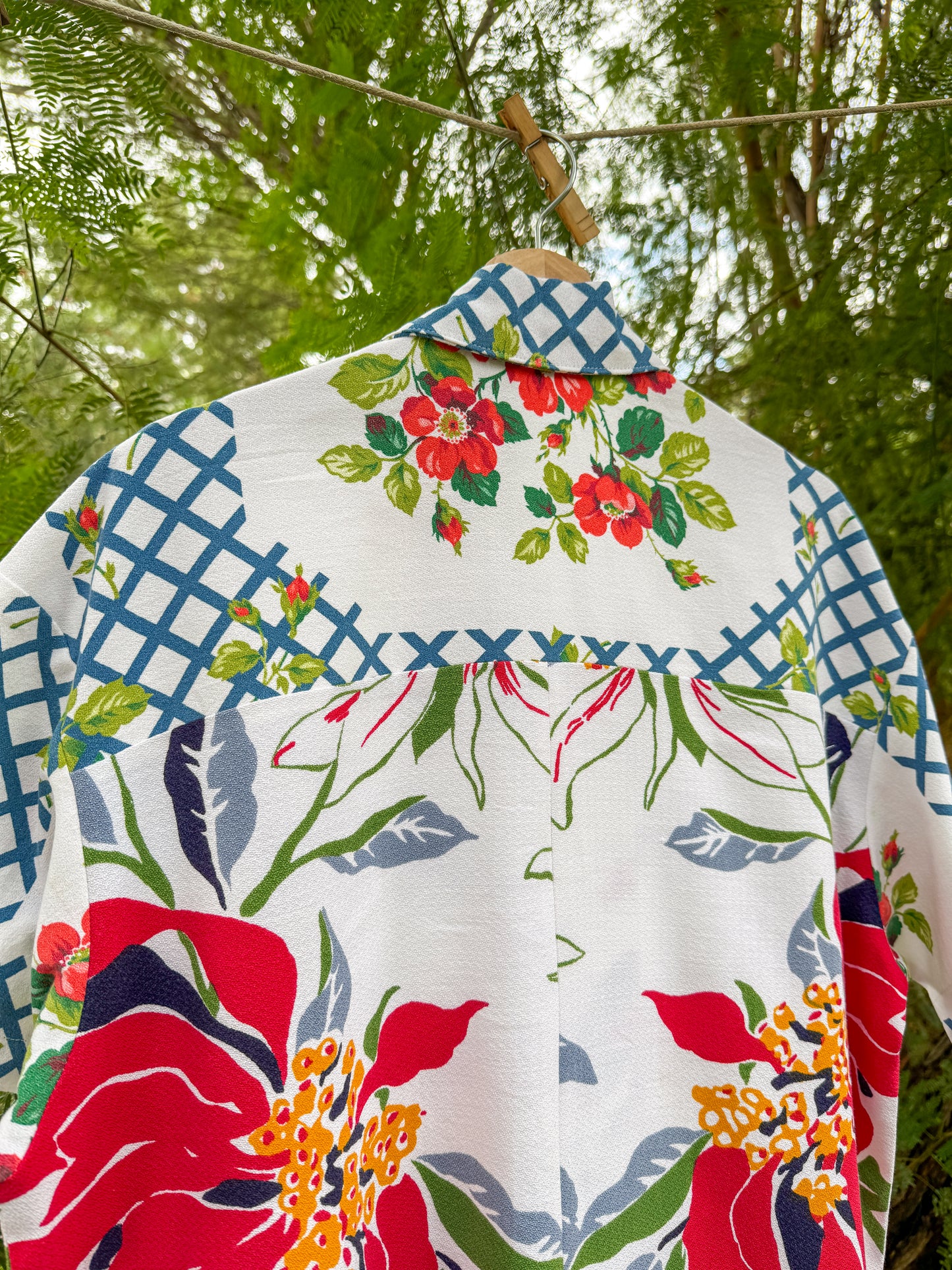 RED FLORAL TABLECLOTH BUTTON UP (MEDIUM)