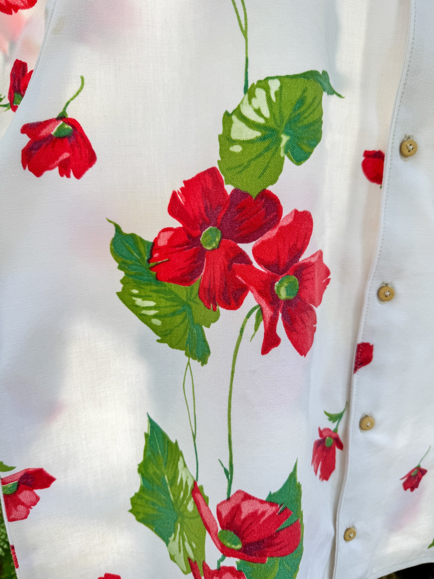 RED FLORAL TABLECLOTH BUTTON UP (SMALL)