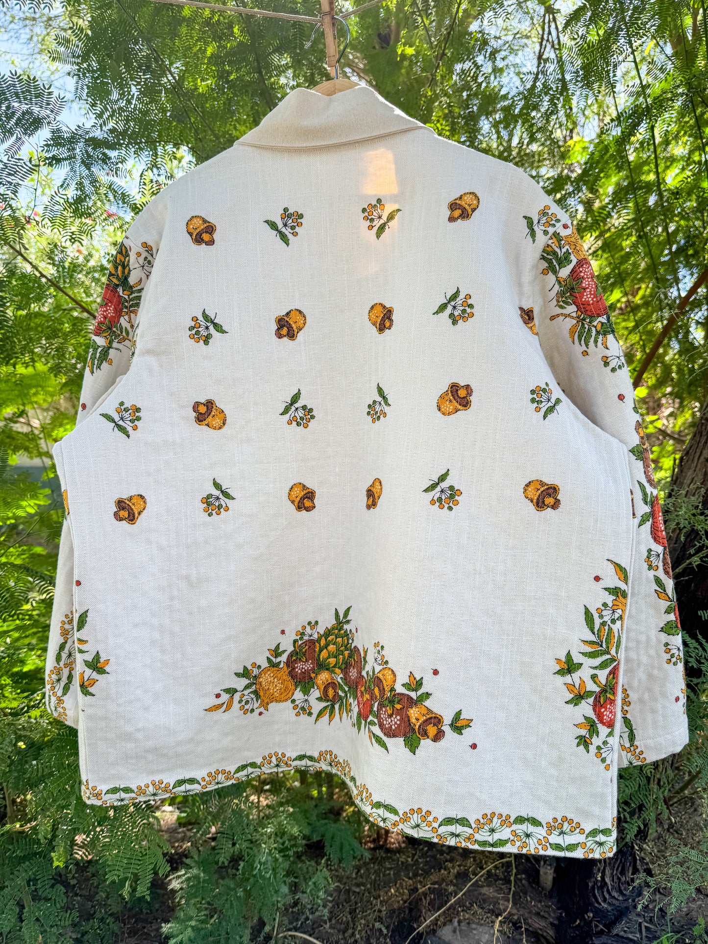 FALL VEGGIES TABLECLOTH CHORE COAT (X-LARGE)