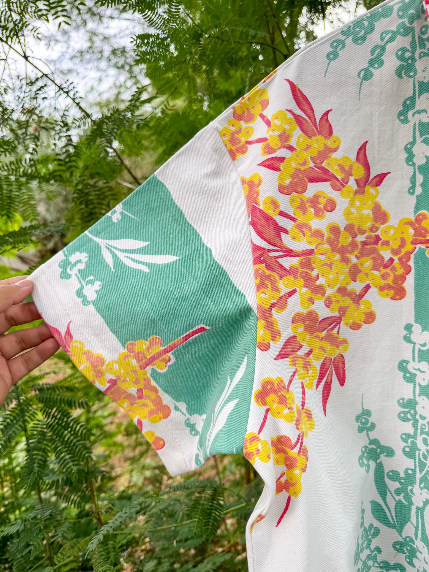 GREEN FLORAL TABLECLOTH BUTTON UP (LARGE)