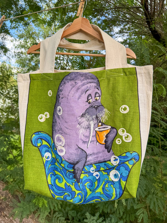 BATHING WALRUS BIG TOTE