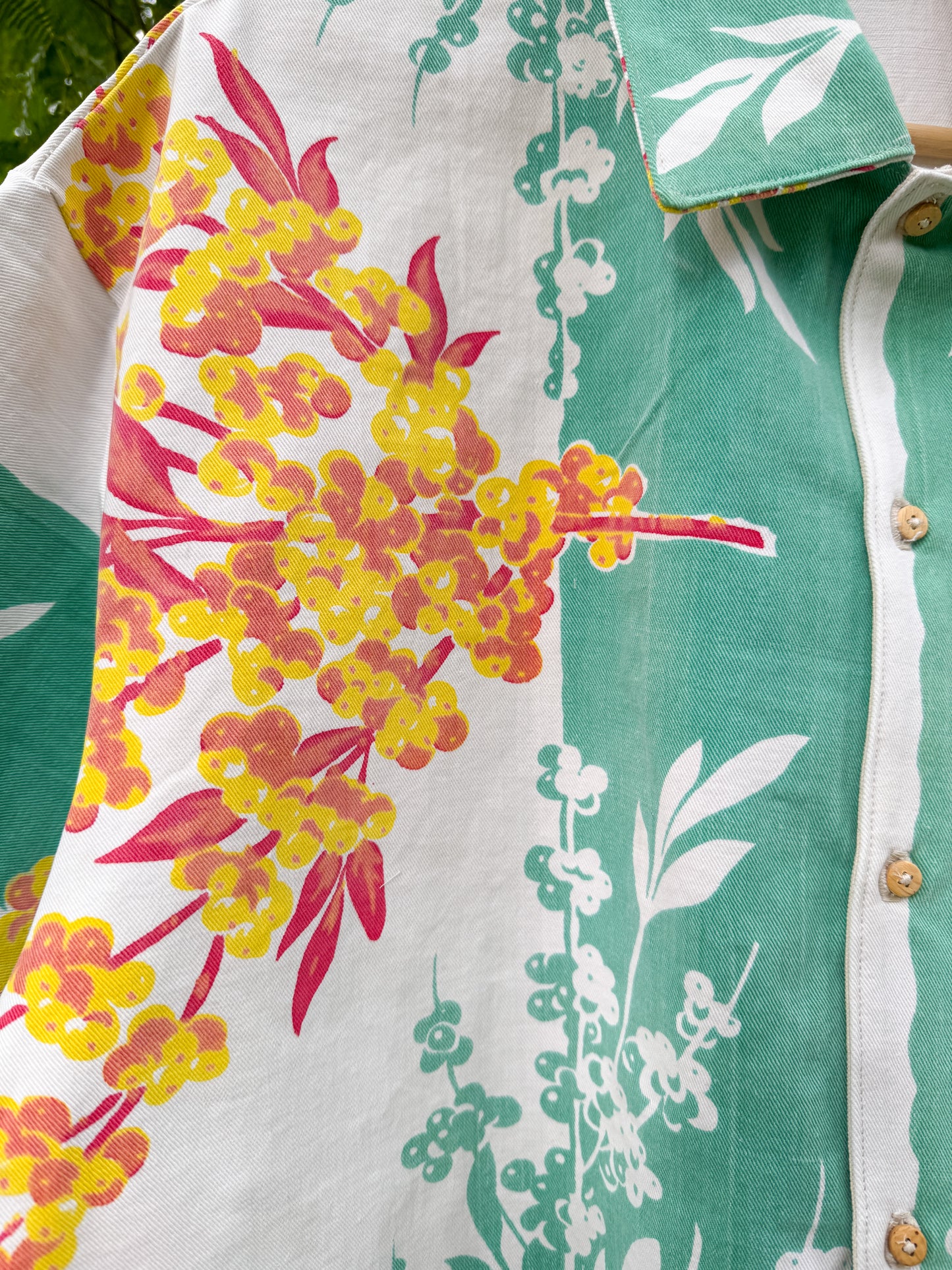 GREEN FLORAL TABLECLOTH BUTTON UP (LARGE)