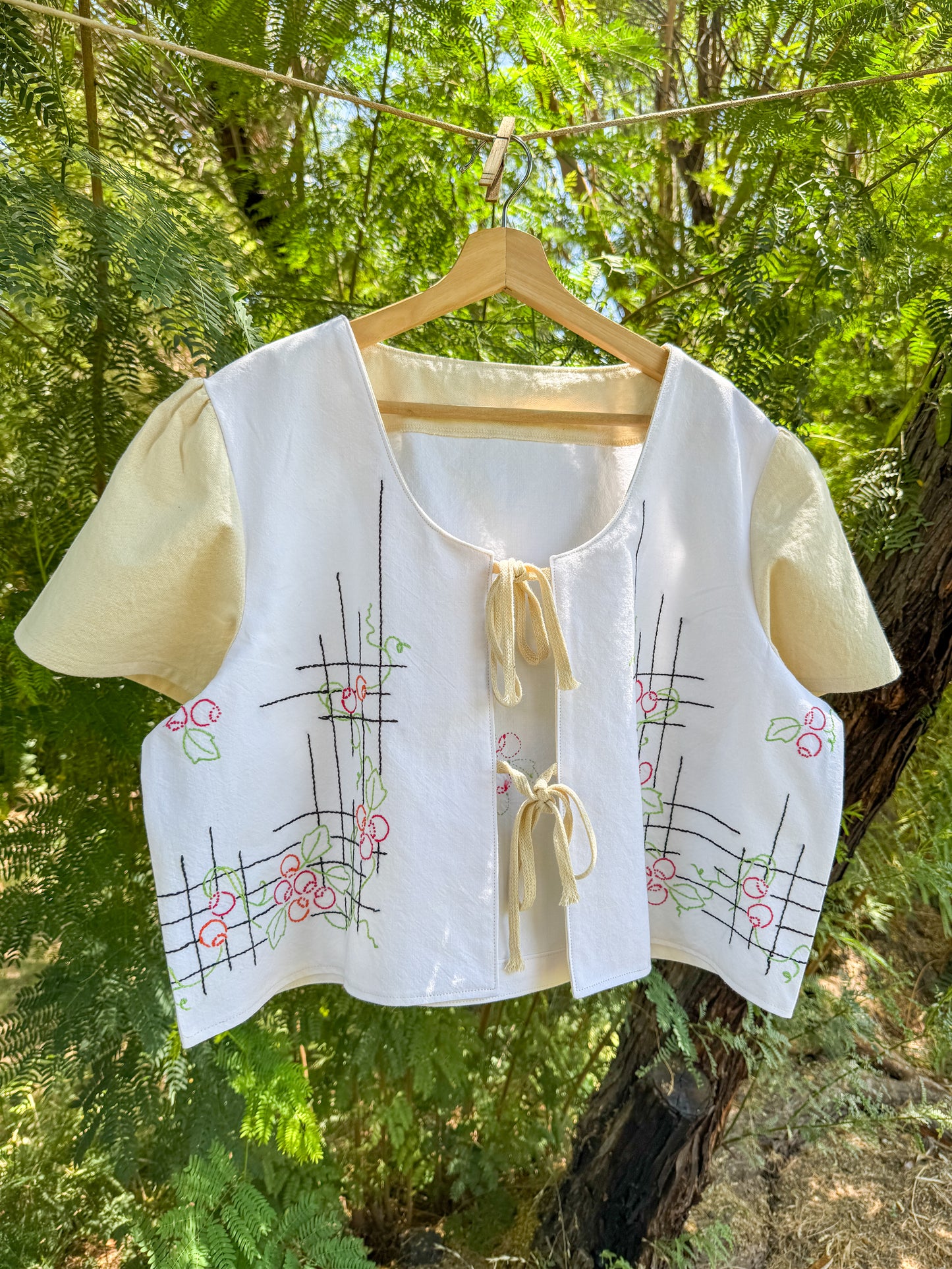 LITTLE BERRIES TIE TOP (1X)