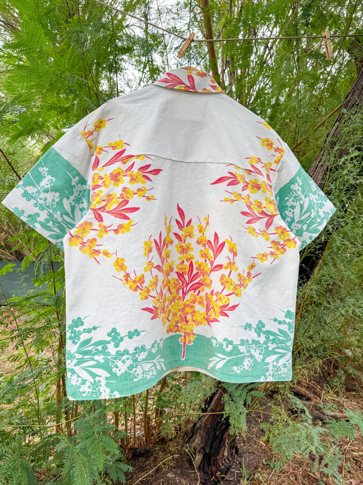 GREEN FLORAL TABLECLOTH BUTTON UP (LARGE)