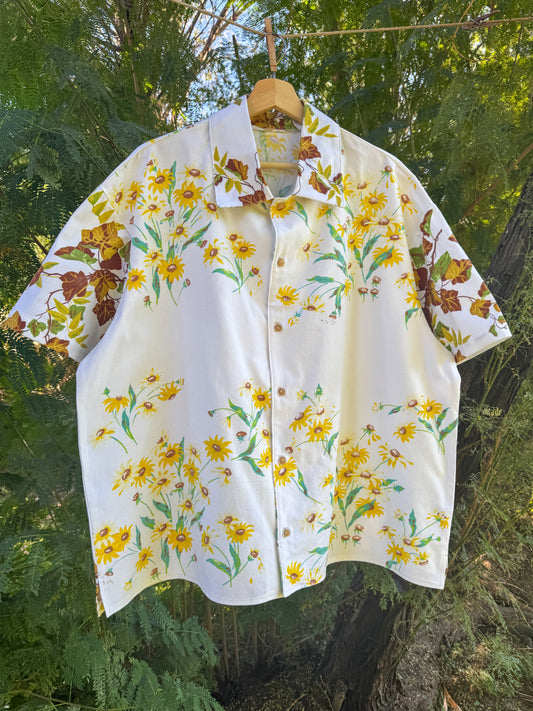 FALL FLOWERS TABLECLOTH BUTTON UP (X-LARGE)
