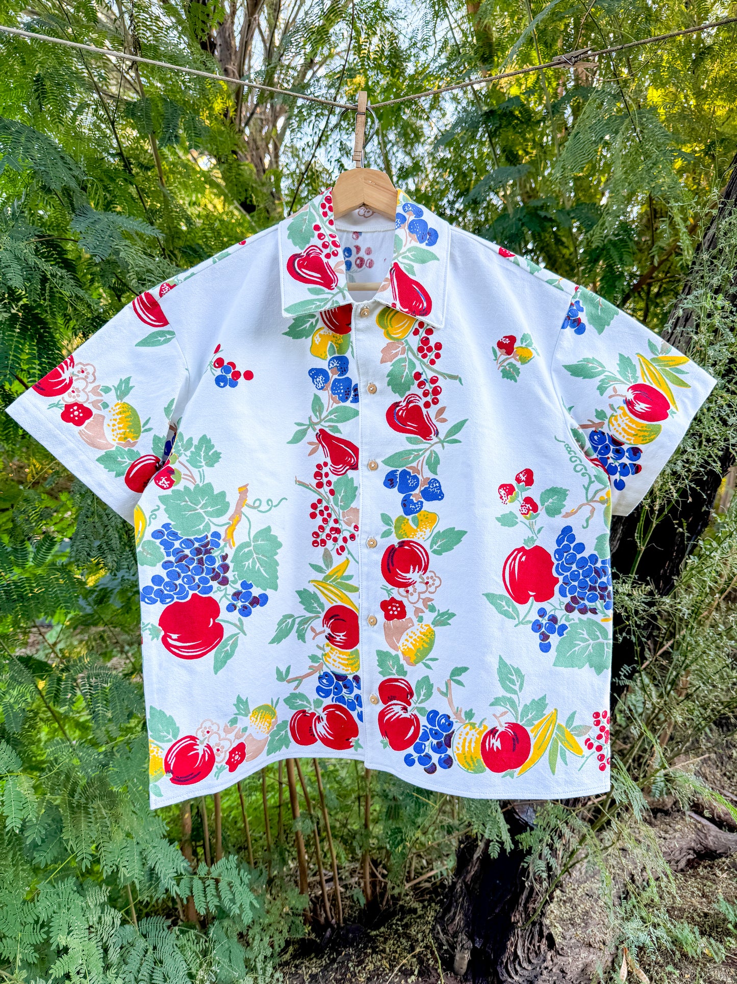 FRUIT TABLECLOTH BUTTON UP (SMALL)