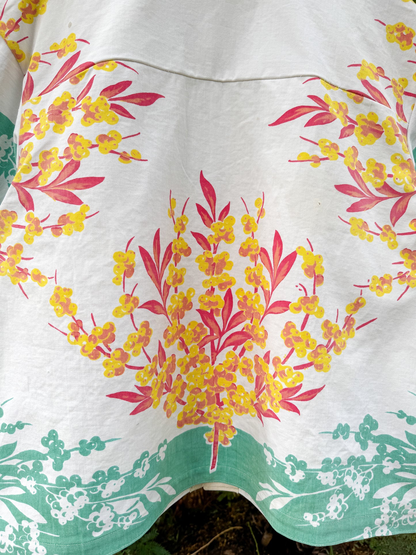 GREEN FLORAL TABLECLOTH BUTTON UP (LARGE)