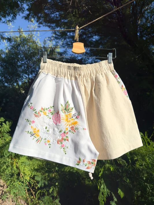 Embroidered Floral Shorts M/L